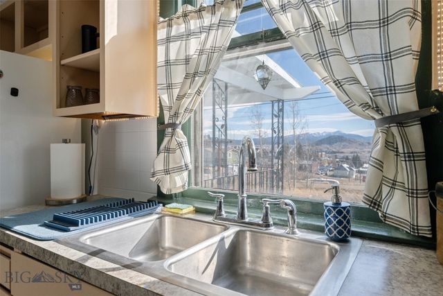 1000 Caledonia Street, Butte, MT 59701