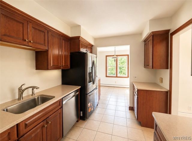 8200 Greiner Rd, Clarence, NY 14221