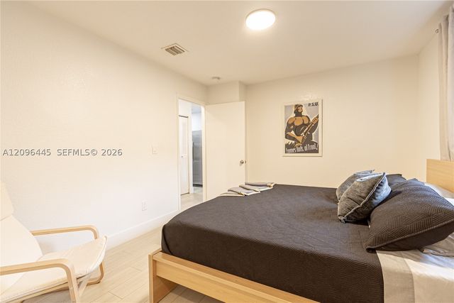 518 NW 94th St 1, Miami, FL 33150