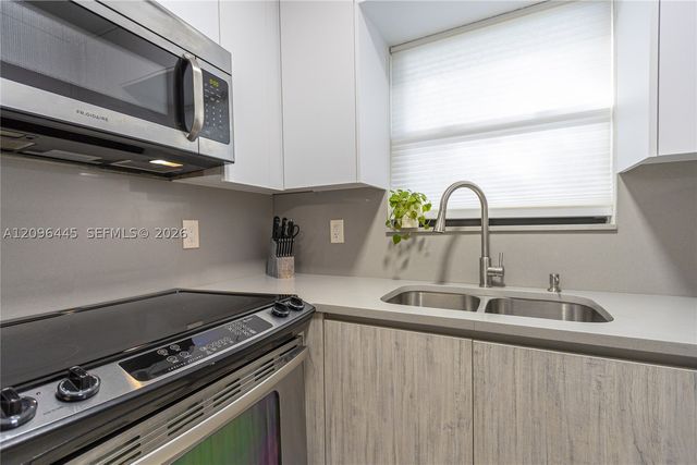 518 NW 94th St 1, Miami, FL 33150