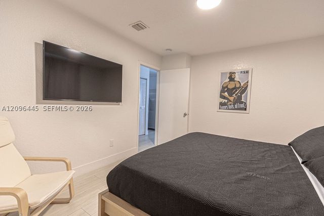 518 NW 94th St 1, Miami, FL 33150