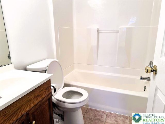 5714 Greens Drive, Lower Macungie Twp, PA 18106