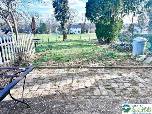 5714 Greens Drive, Lower Macungie Twp, PA 18106