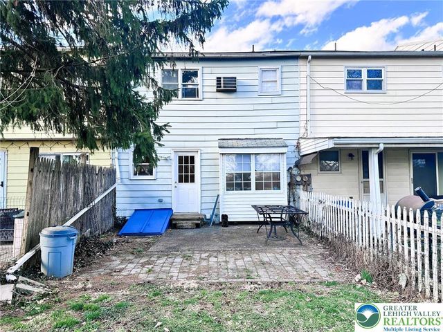 5714 Greens Drive, Lower Macungie Twp, PA 18106