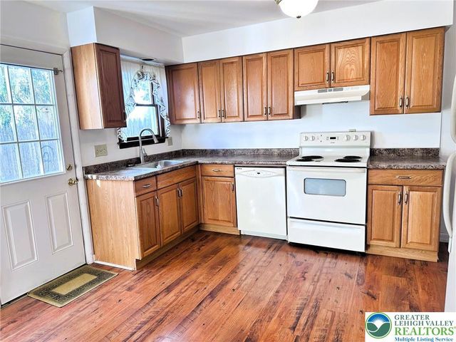 5714 Greens Drive, Lower Macungie Twp, PA 18106