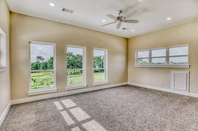 38261 Fm 1736 Road, Hempstead, TX 77445