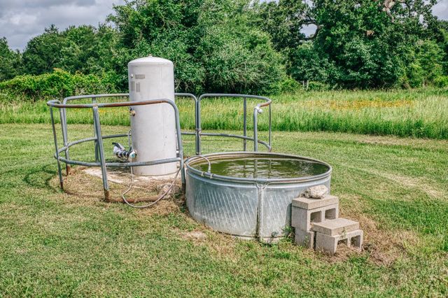 38261 Fm 1736 Road, Hempstead, TX 77445