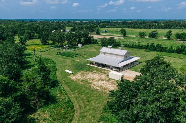 38261 Fm 1736 Road, Hempstead, TX 77445