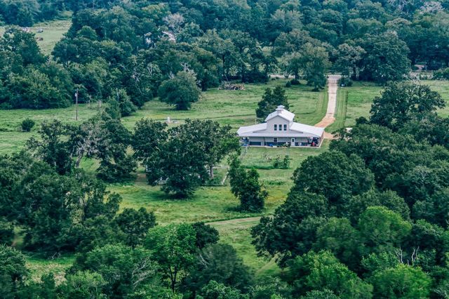 38261 Fm 1736 Road, Hempstead, TX 77445
