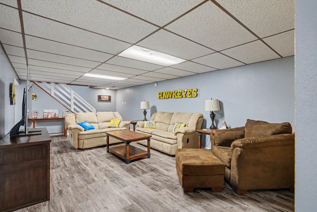 5845 Applewood Drive, Waterloo, IA 50701