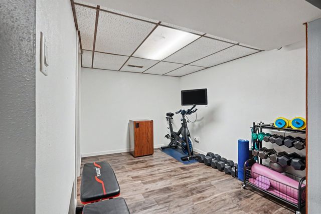 5845 Applewood Drive, Waterloo, IA 50701