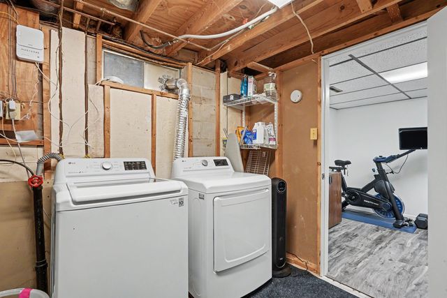 5845 Applewood Drive, Waterloo, IA 50701