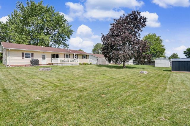 5845 Applewood Drive, Waterloo, IA 50701
