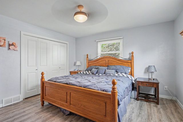 5845 Applewood Drive, Waterloo, IA 50701