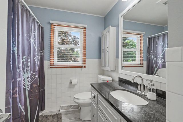 5845 Applewood Drive, Waterloo, IA 50701
