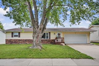 5845 Applewood Drive, Waterloo, IA 50701