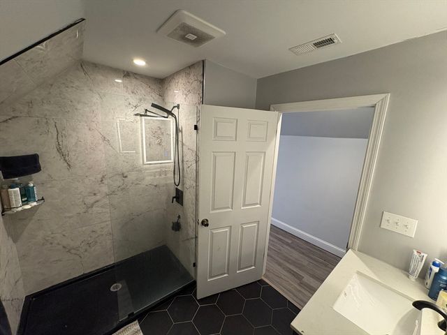 137 Centre St 3, Boston, MA 02119