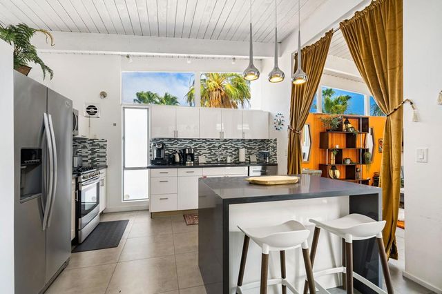 2875 E Wyman Drive, Palm Springs, CA 92262
