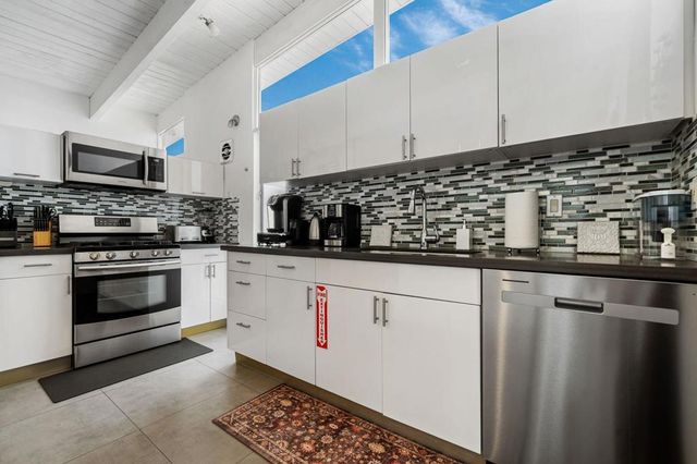 2875 E Wyman Drive, Palm Springs, CA 92262