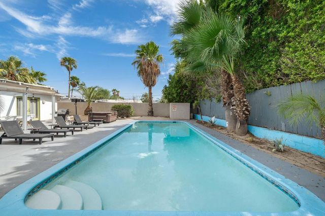 2875 E Wyman Drive, Palm Springs, CA 92262
