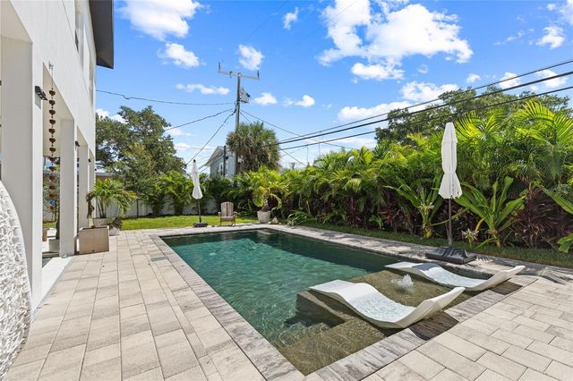 6611 BLUE HERON DRIVE S, St Petersburg, FL 33707
