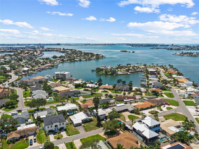 6611 BLUE HERON DRIVE S, St Petersburg, FL 33707