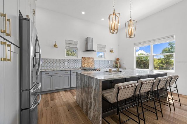 6611 BLUE HERON DRIVE S, St Petersburg, FL 33707