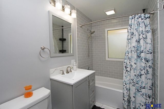 5601 Greenwood Street, Lincoln, NE 68507