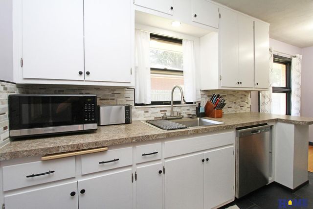 5601 Greenwood Street, Lincoln, NE 68507