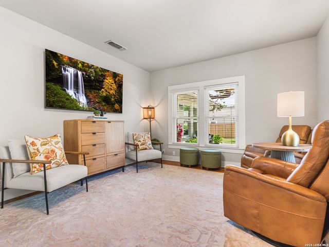 205 2nd St, Boerne, TX 78006