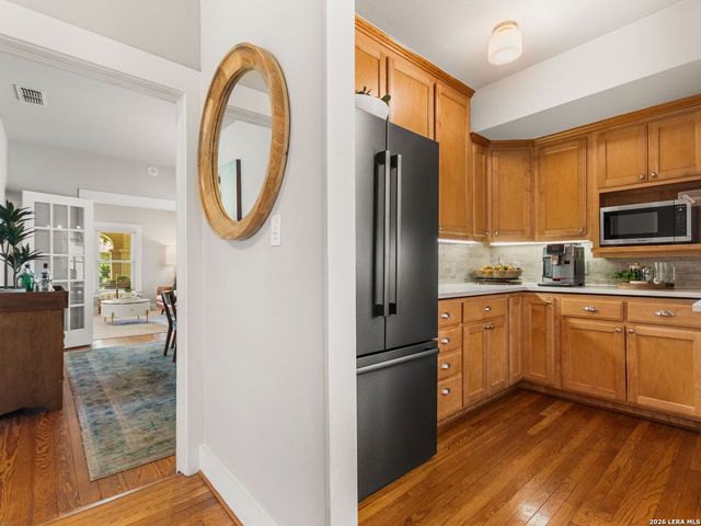 205 2nd St, Boerne, TX 78006