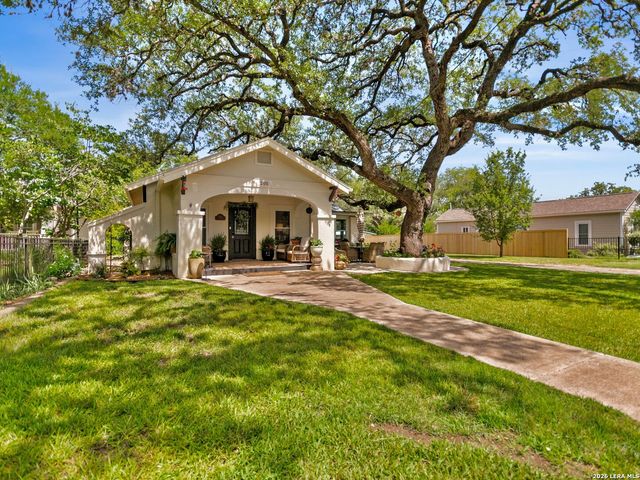 205 2nd St, Boerne, TX 78006