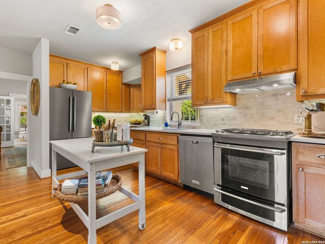 205 2nd St, Boerne, TX 78006