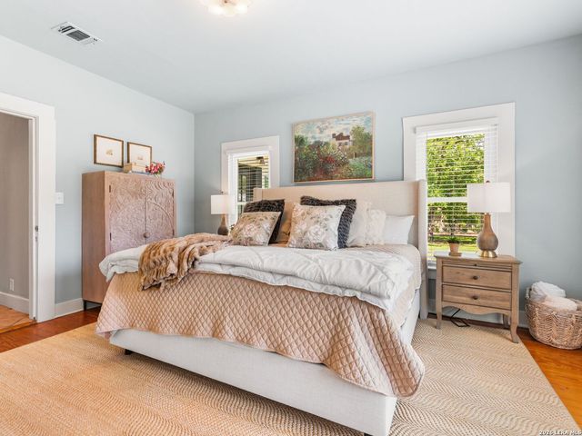 205 2nd St, Boerne, TX 78006