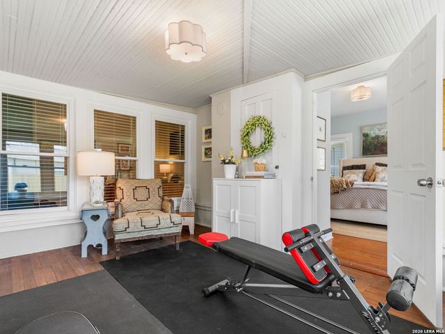 205 2nd St, Boerne, TX 78006