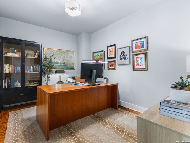 205 2nd St, Boerne, TX 78006