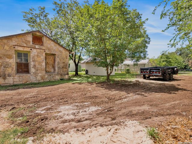 205 2nd St, Boerne, TX 78006