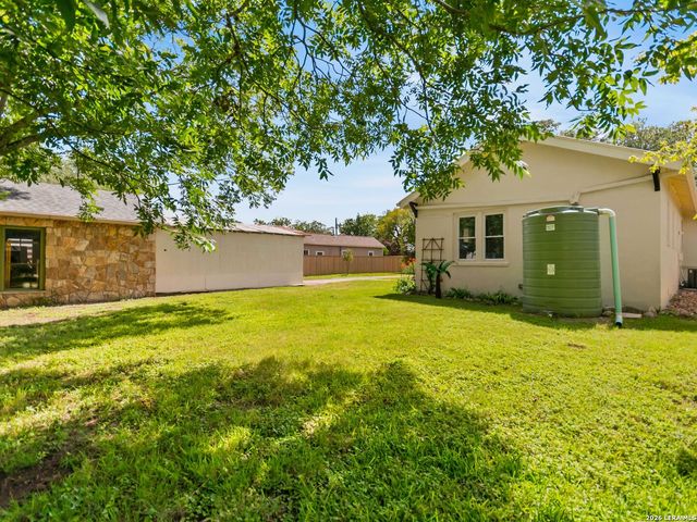 205 2nd St, Boerne, TX 78006