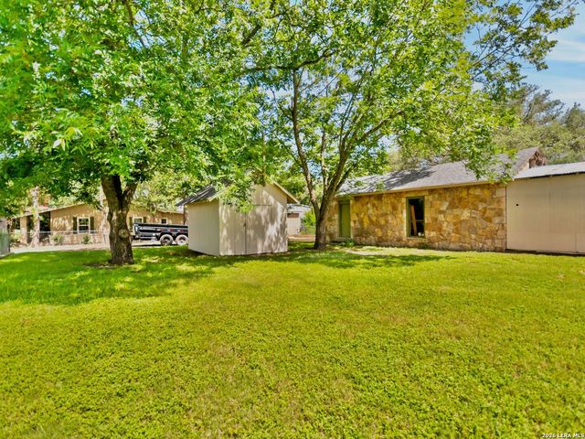 205 2nd St, Boerne, TX 78006