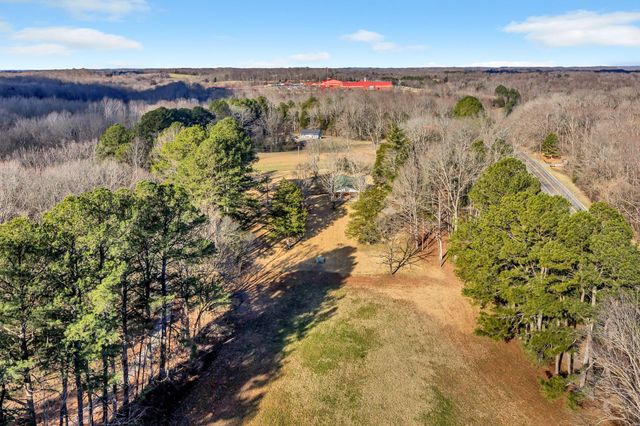 3355 Highway 47 North, White Bluff, TN 37187