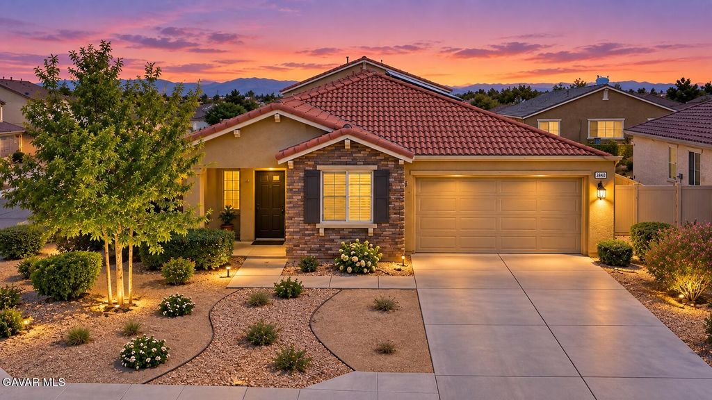 1832 E Avenue H7, Lancaster, CA 93535