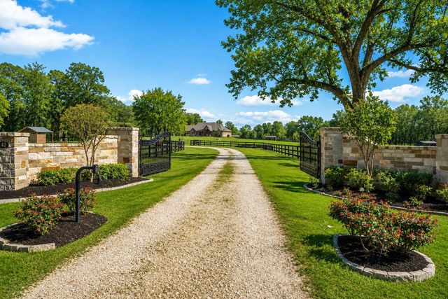 40 Stewart Road, New Waverly, TX 77358