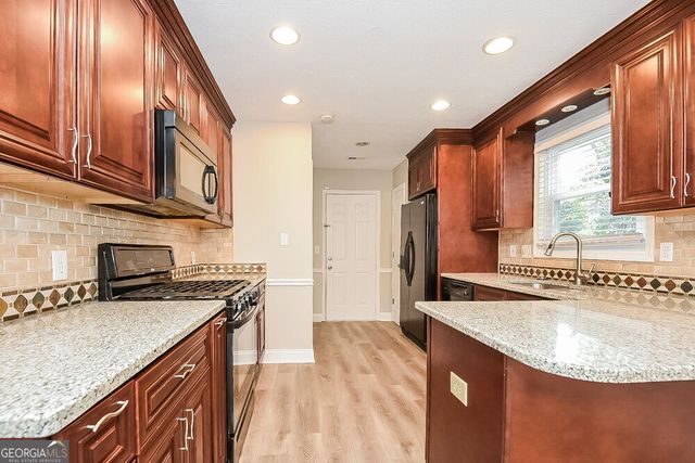 4969 Abbotts Glen Trail NW, Acworth, GA 30101