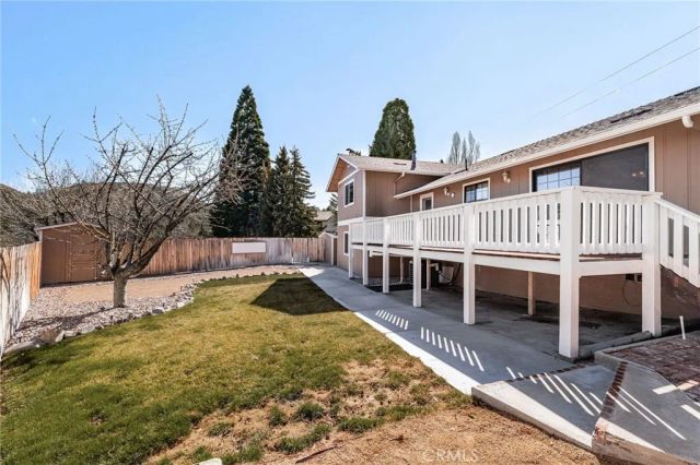2400 E Canyon Drive, Wrightwood, CA 92397