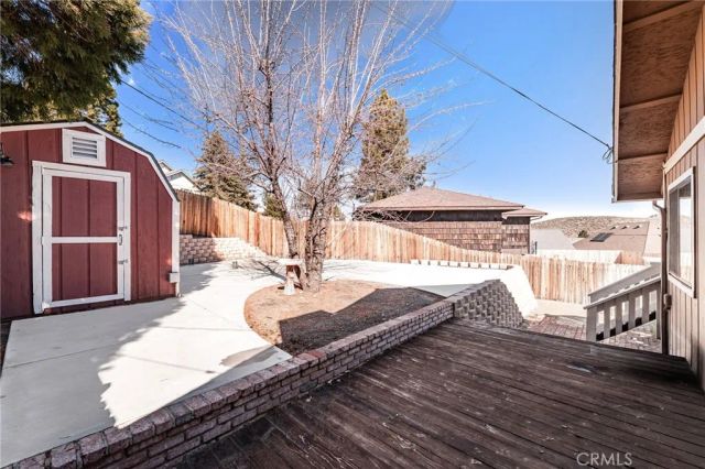 2400 E Canyon Drive, Wrightwood, CA 92397