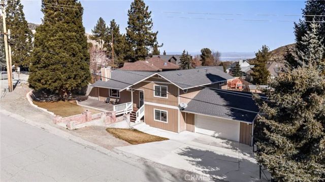 2400 E Canyon Drive, Wrightwood, CA 92397