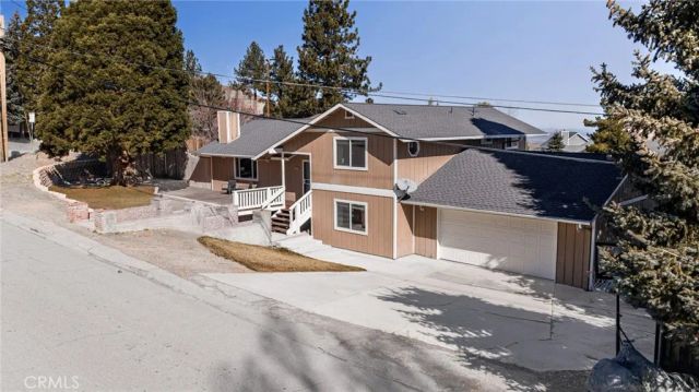 2400 E Canyon Drive, Wrightwood, CA 92397