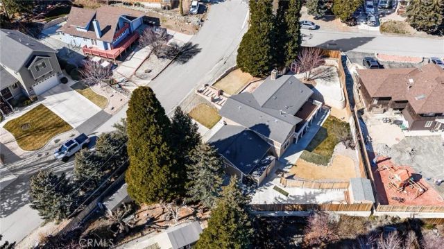2400 E Canyon Drive, Wrightwood, CA 92397