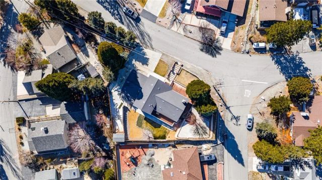 2400 E Canyon Drive, Wrightwood, CA 92397