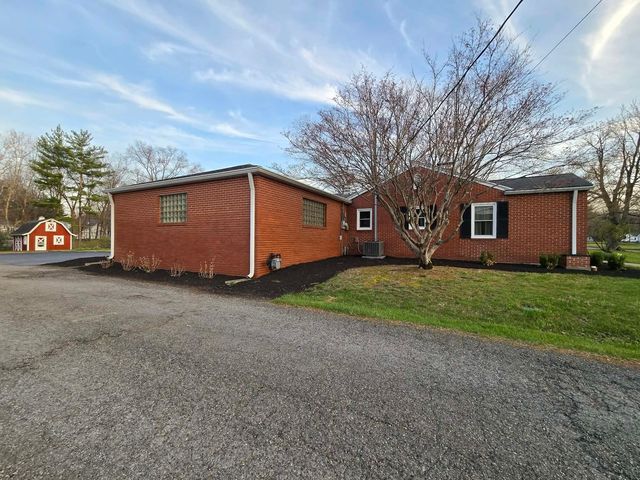 14652 N IL Hwy 37 Highway, Mt Vernon, IL 62864